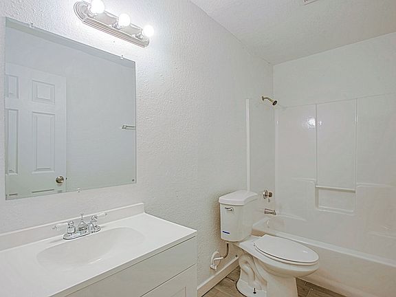 2nd image of 13211 N 21st Pl