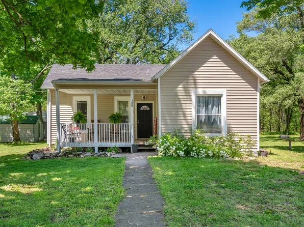 125 S Calhoun Avenue, Ash Grove, MO 65604