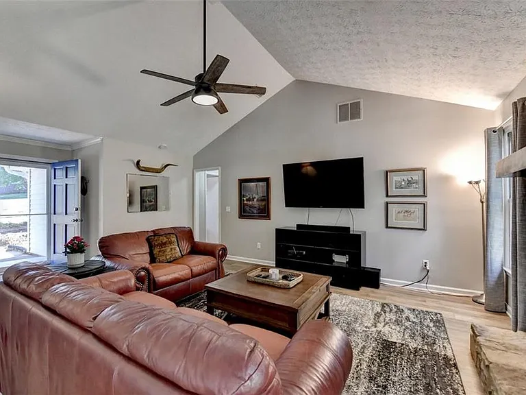 1132 Owen Cir — Photo 11