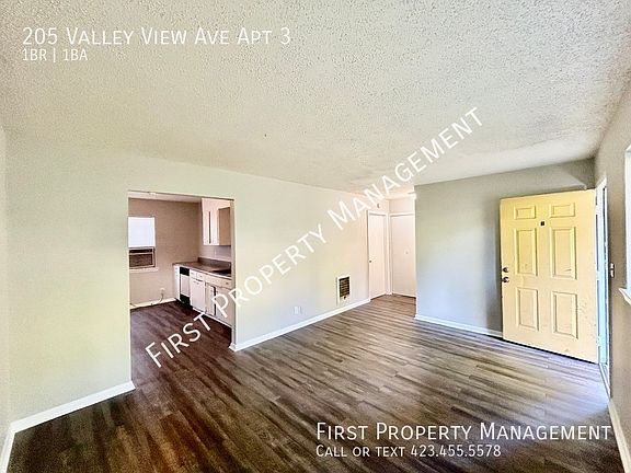 3rd image of 205 Valley View Ave Unit 3