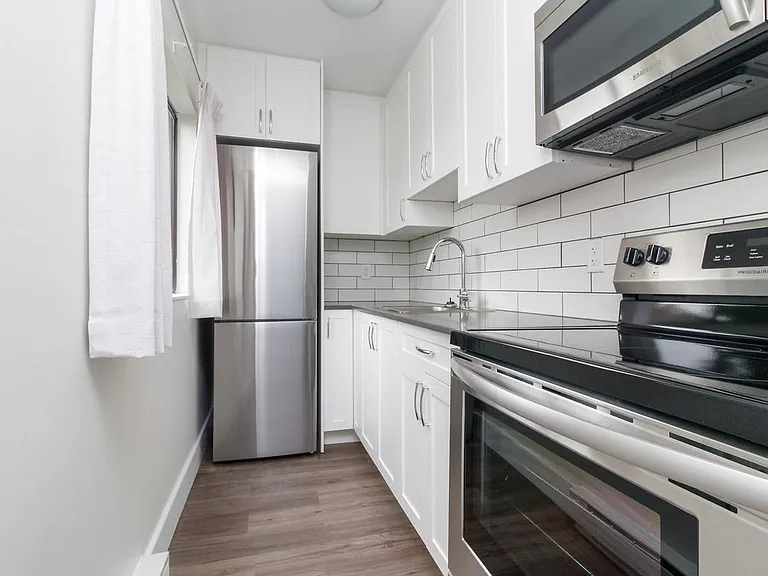 1017 Queens Ave #306 — Photo 16