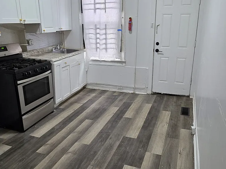 2920 Parkwood Ave #1 — Photo 2