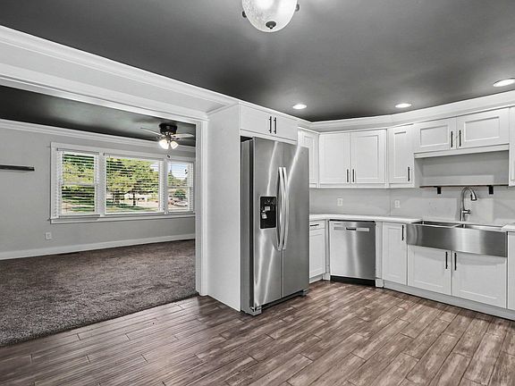 5th image of 455 Marian Dr