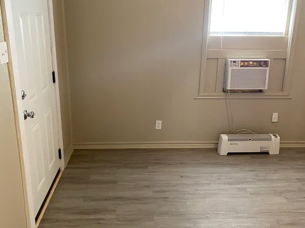 223 N Main St #8, Blanchard, OK 73010