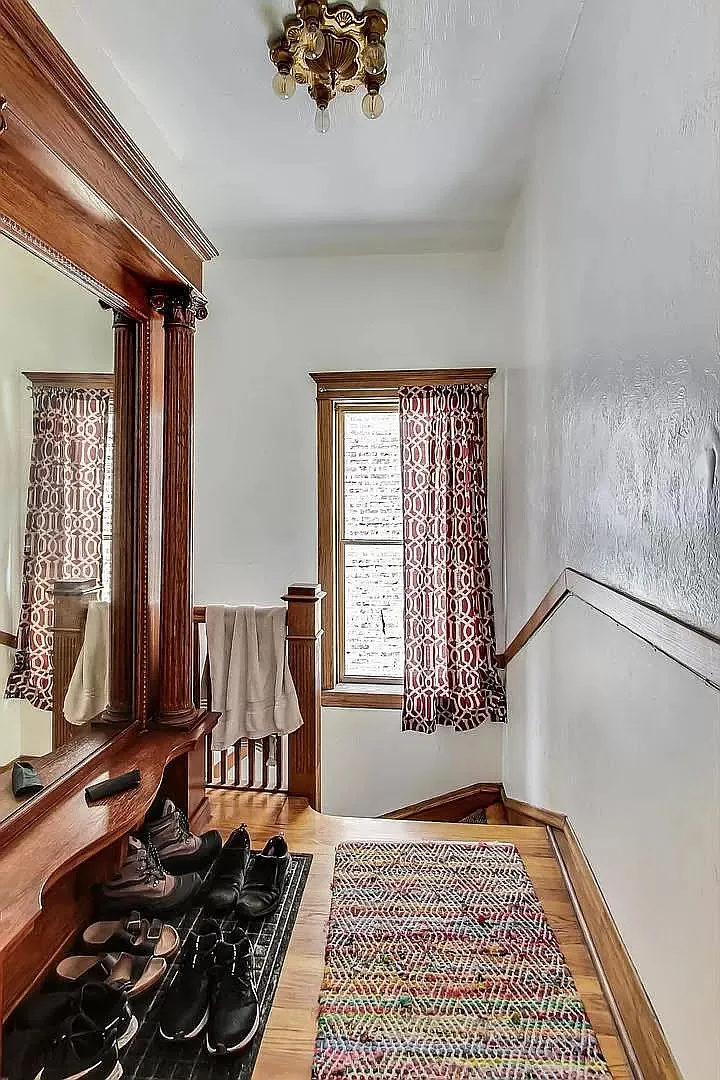 2 bed, $2,550 — Photo 2