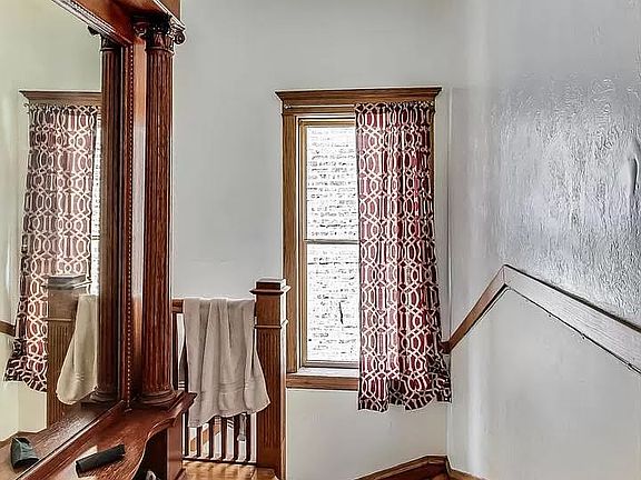 2nd image of 3012 W George St