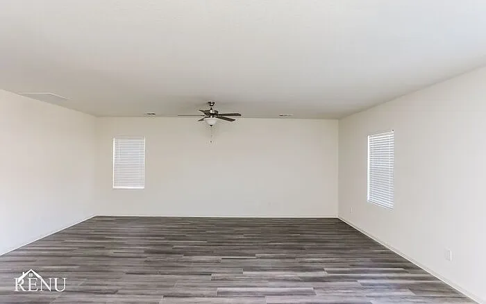 4 bed, 2.0 bath, 1827 sqft, $2,305 — Photo 4
