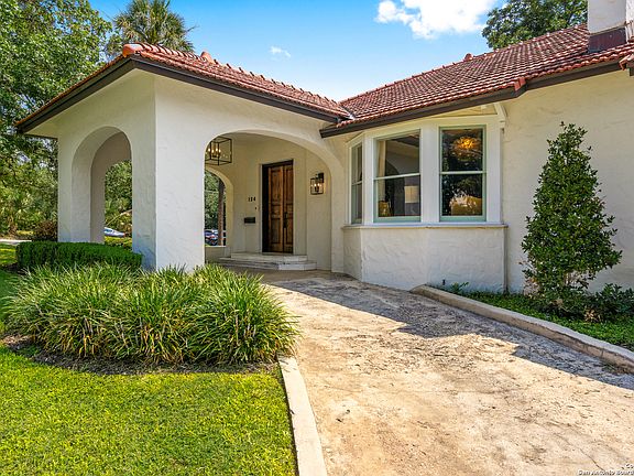 4th image of 124 ENCINO AVE