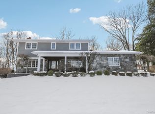 10 Foxwood Lane, Thornwood, NY 10594