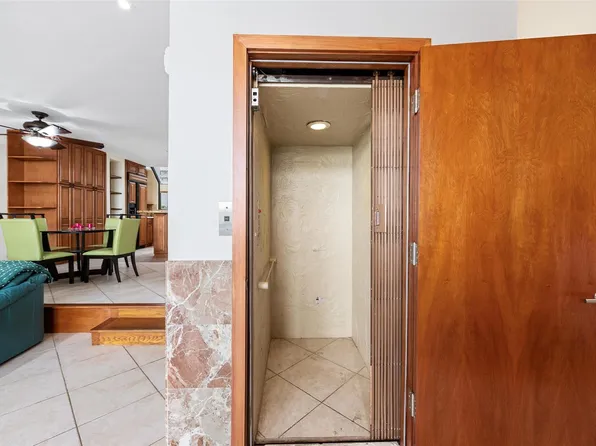 35 Port Side Drive, Fort Lauderdale, FL 33316