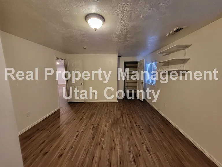 572 S 1750 E — Photo 25