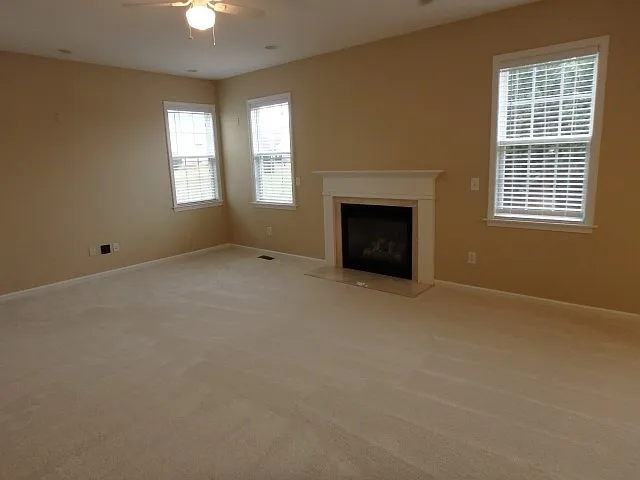 121 Hampton Lake Dr — Photo 8