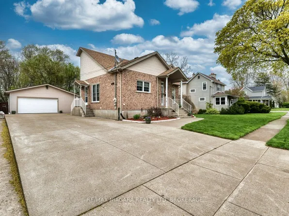 8110 Lamont Ave, Niagara Falls, ON L2G 6V5