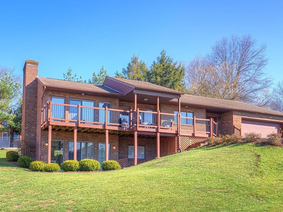 1st image of 403 Lucas Dr