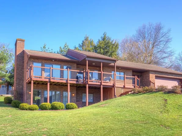 403 Lucas Dr, Blacksburg, VA 24060