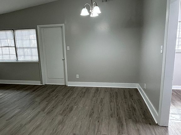 2nd image of 1940 S Riverview Cir