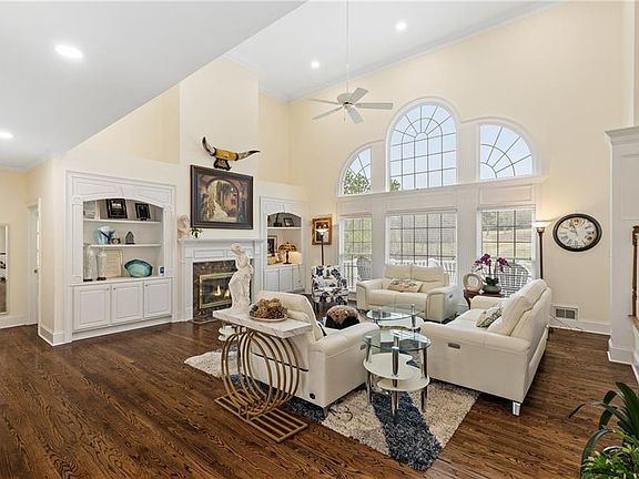 5th image of 2062 Bakers Mill Rd