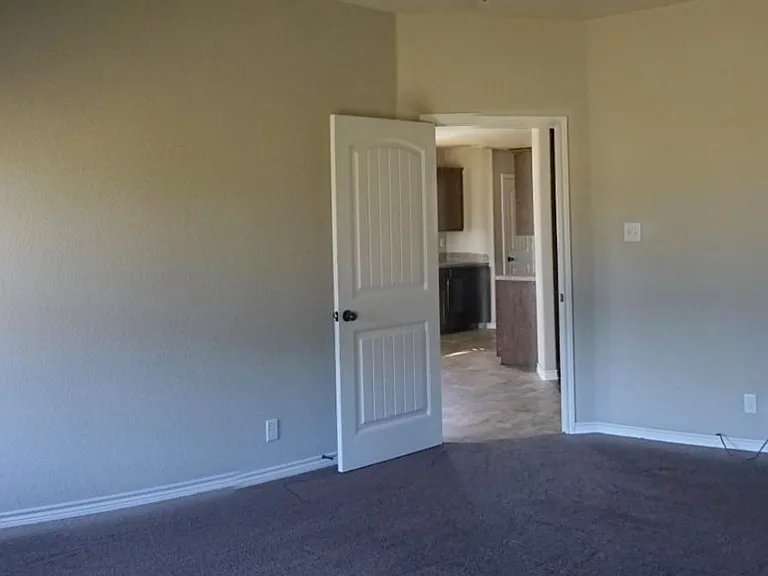 6500 Castle Gap Dr — Photo 10