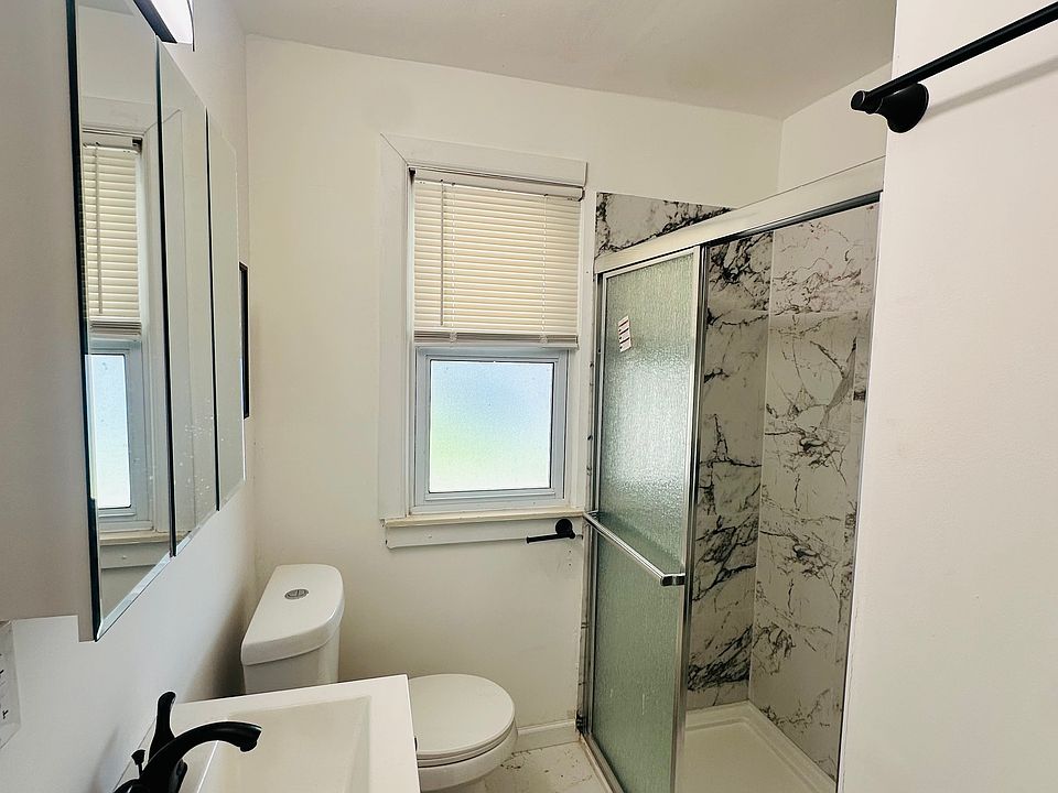 20756 Dean St, photo 3