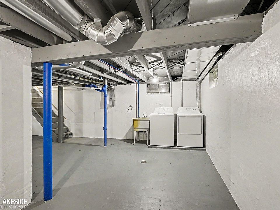355 W Saint Clair St, photo 24
