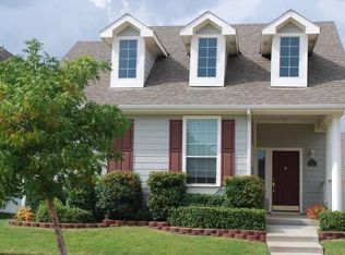 9841 Walnut Hill Dr, Aubrey, TX 76227