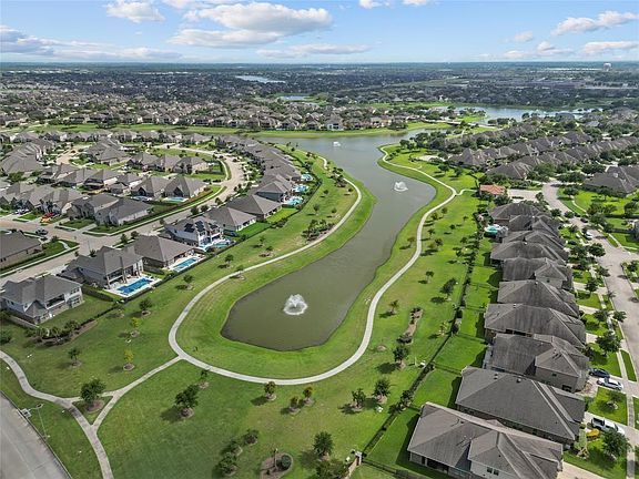 2nd image of 4808 Ladona Ct