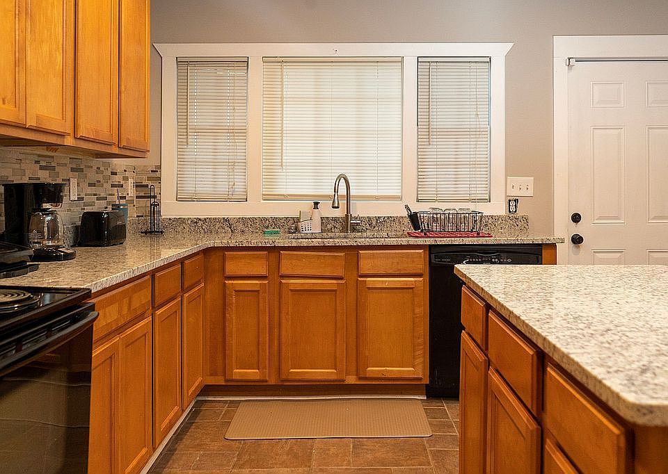 2304 Newnan St, East Pt, GA 30344 Zillow