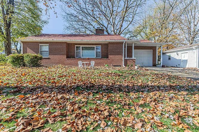 1st image of 303 Dodson Dr W