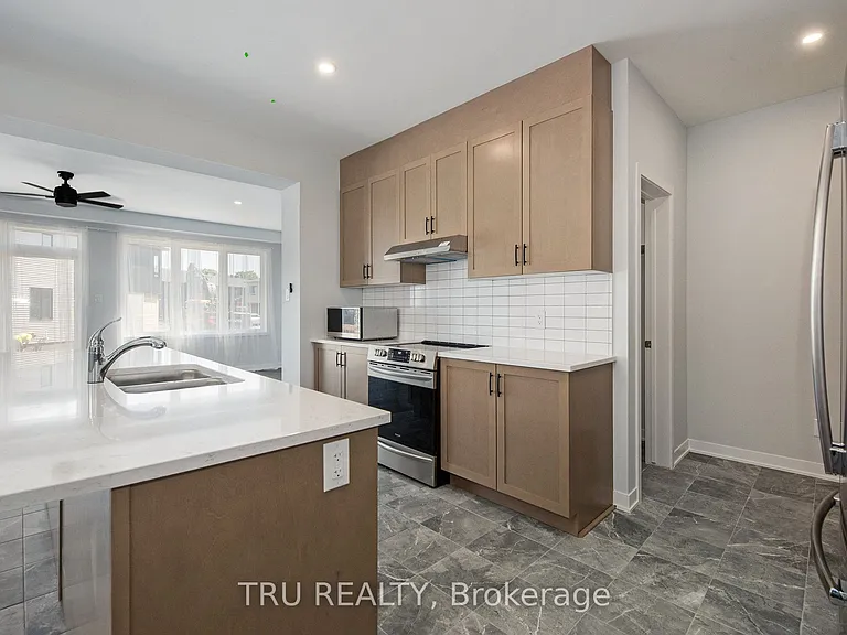 813 Crossgate St — Photo 8