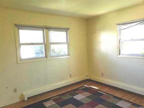 3rd image of 80 Ferndale Ct