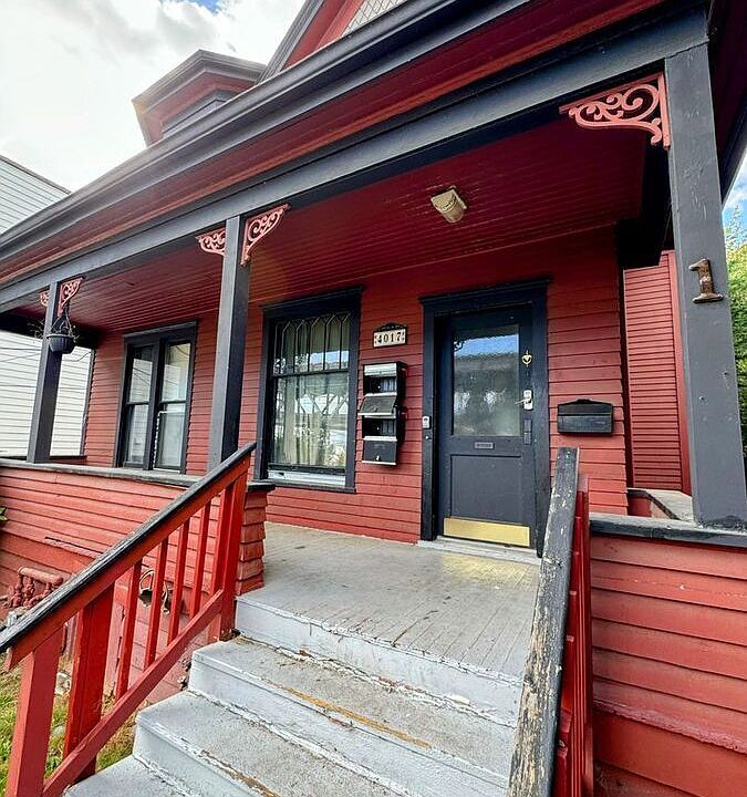 1st image of 4017 5th Ave NE Unit 2B