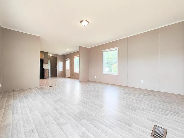 321 Dawn Ln — Photo 3