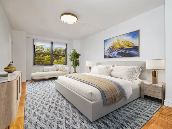 70-25 Yellowstone Boulevard image 6 of 21