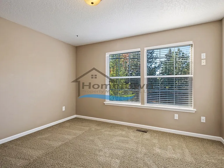 3166 N Honeysuckle Dr — Photo 9