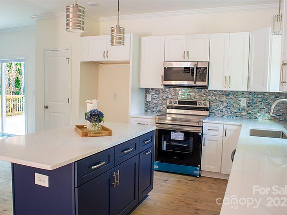 5th image of 13715 Circle Dr