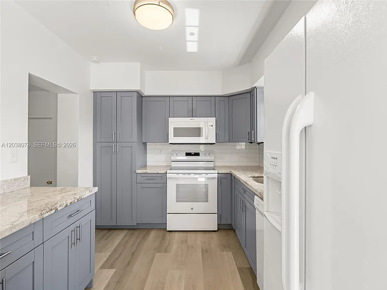 7591 Pierce St — Photo 4