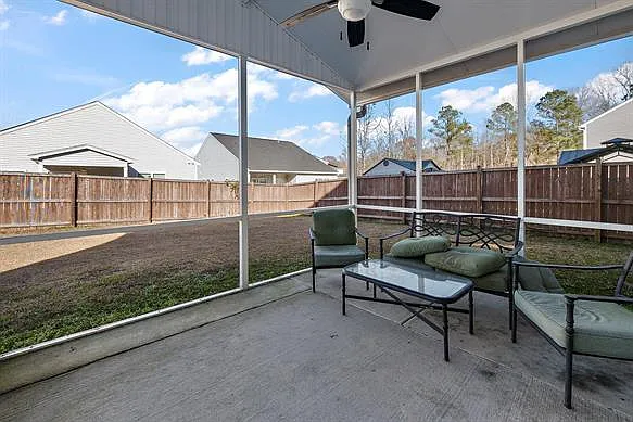 4 bed, 3.0 bath, 2877 sqft, $2,595 — Photo 3