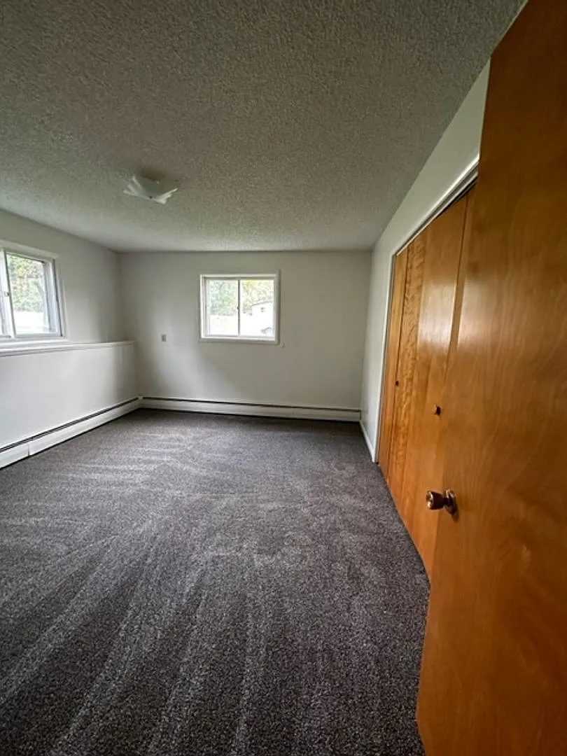 1404 Yellowstone — Photo 2