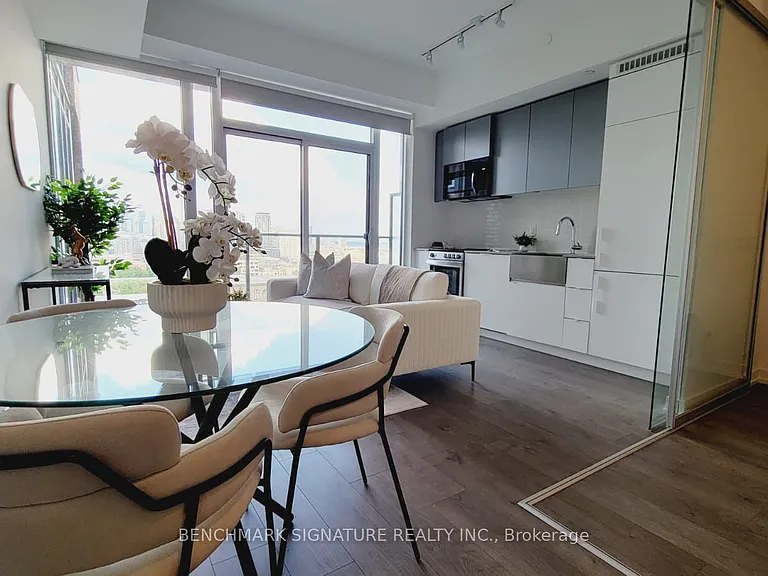 270 Dufferin St #18 — Photo 7