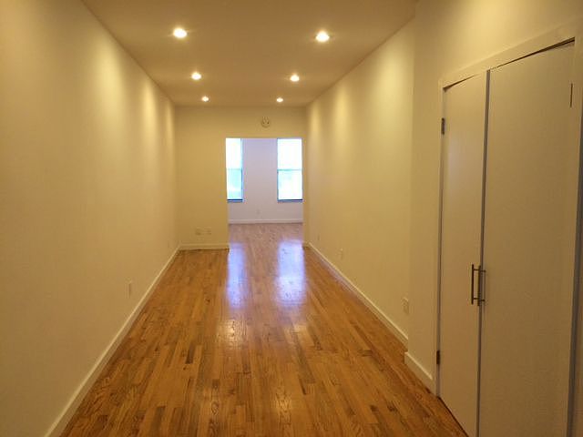 1st image of 120 Bedford Ave APT 3R