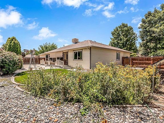 4th image of 664 E Pagosa Dr