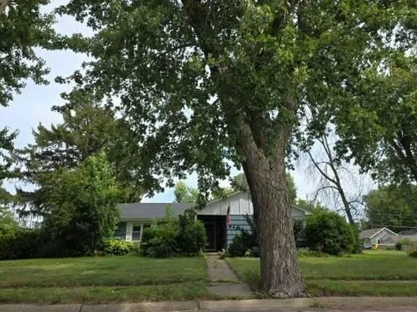 849 8th Ave SW, Faribault, MN 55021