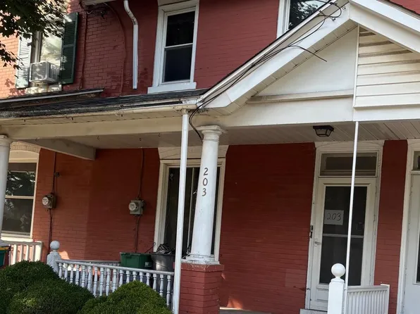 203 N Main St, Trumbauersville, PA 18970