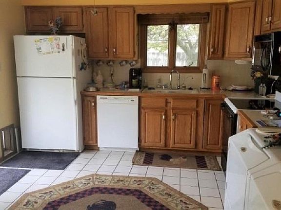 5th image of 3306 Rockwood Dr
