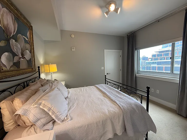 603 Davis St #1401 — Photo 4