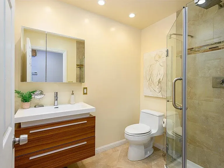 1027 Edmonds Ct — Photo 12