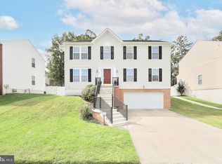 69 Brearly Dr, Sicklerville, NJ 08081