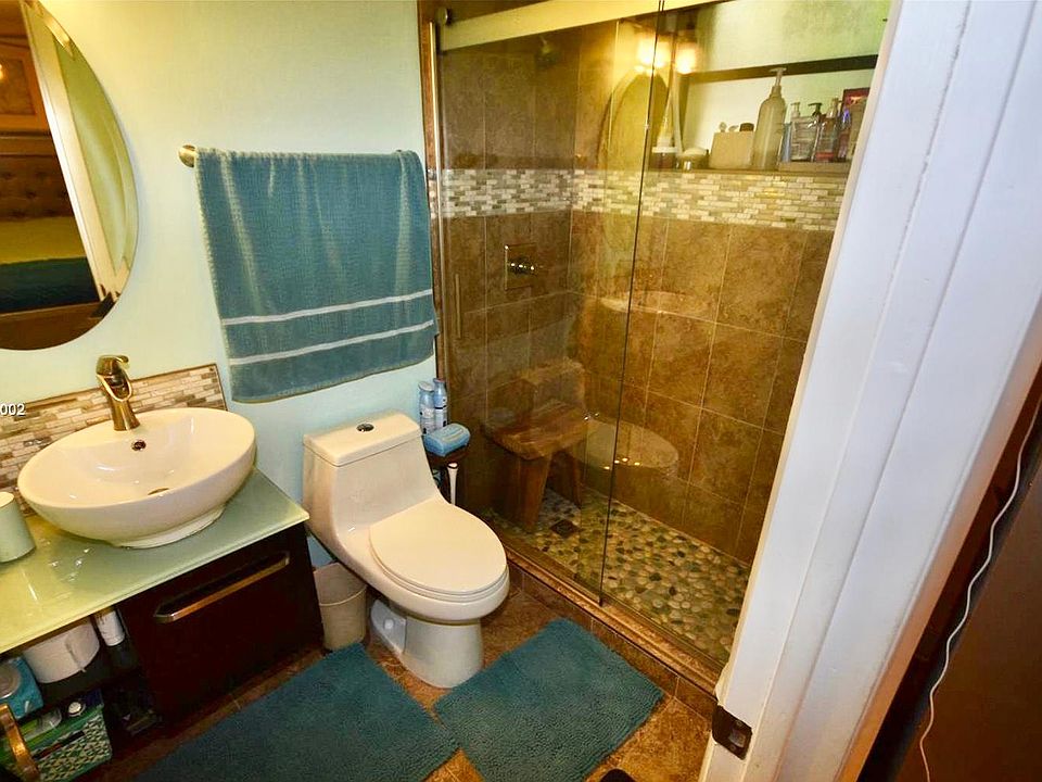 2nd image of 2504 NE 184th St APT 2