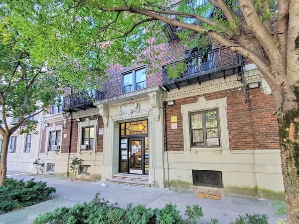 1912 Avenue H image 1 of 6