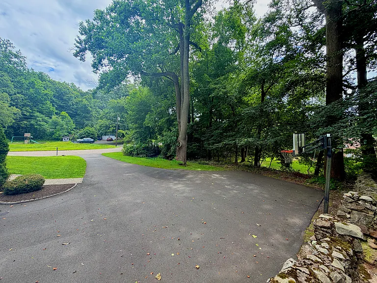 500 Wolcott Ln — Photo 5